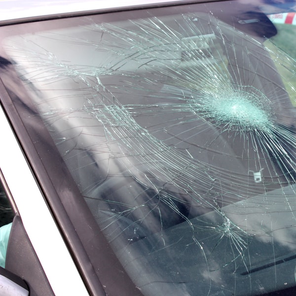 which auto glass replacement tech to contact and what does it cost to fix windshield  in South Carolina